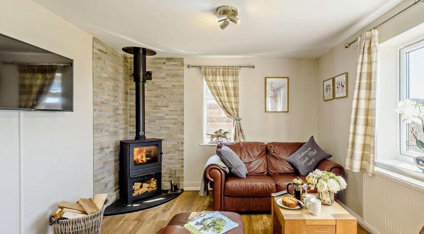 Photo of 2 Bed in Caergeiliog