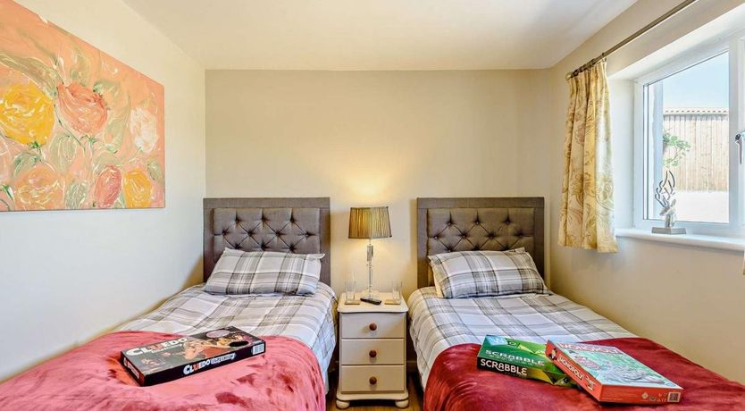 Photo of 2 Bed in Caergeiliog