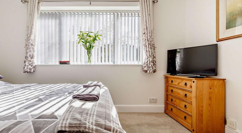 Photo of 1 Bed in Spa Common