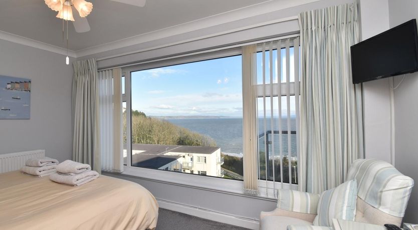 Photo of 2 Bed in Tenby