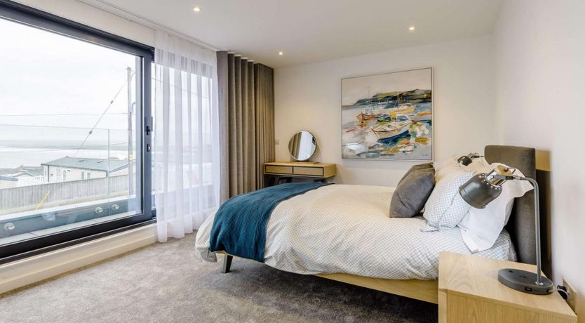 Photo of 4 Bed in Westward Ho