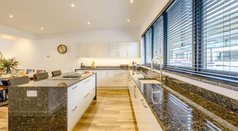 Photo of 4 Bed in Westward Ho