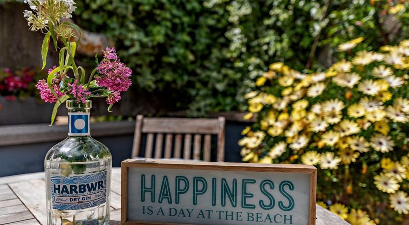 Photo of 2 Bed in Tenby