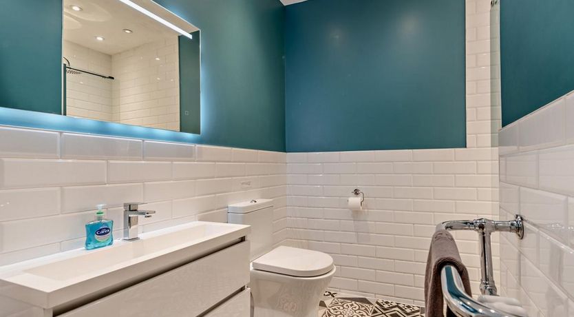 Photo of 2 Bed in Tenby