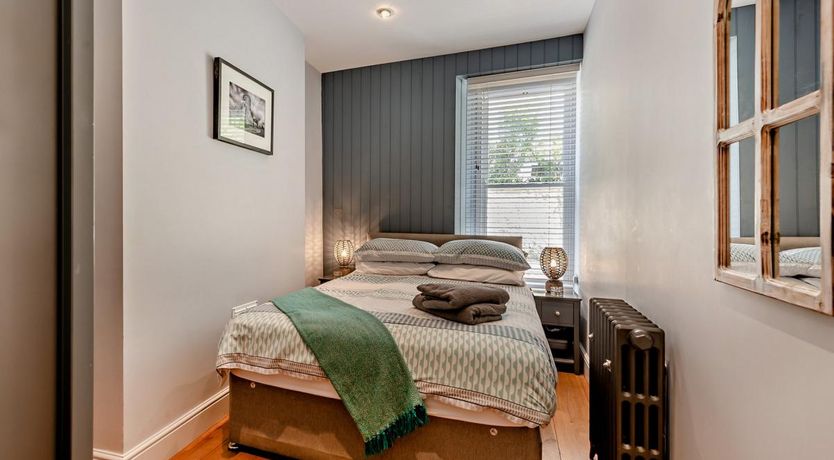 Photo of 2 Bed in Tenby