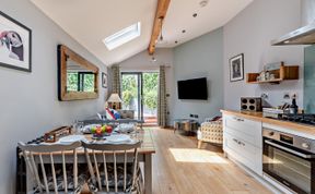 Photo of 2 Bed in Tenby