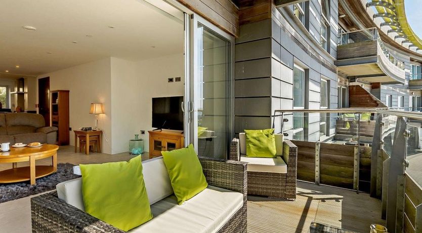 Photo of 2 Bed in Tenby