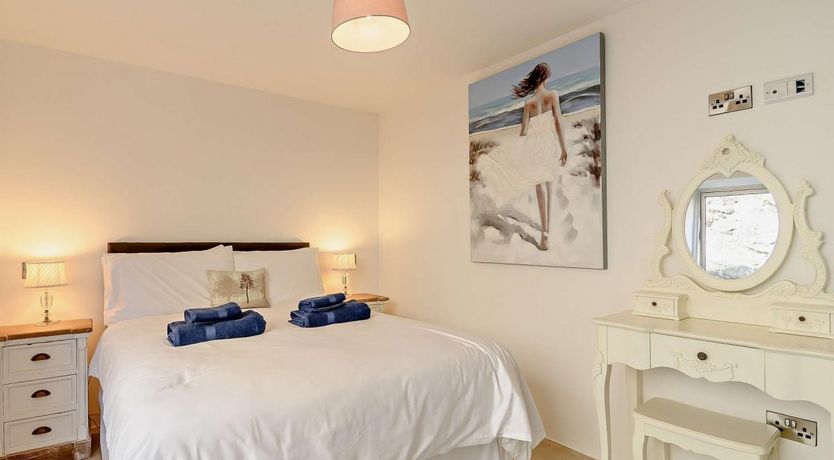 Photo of 2 Bed in Tenby