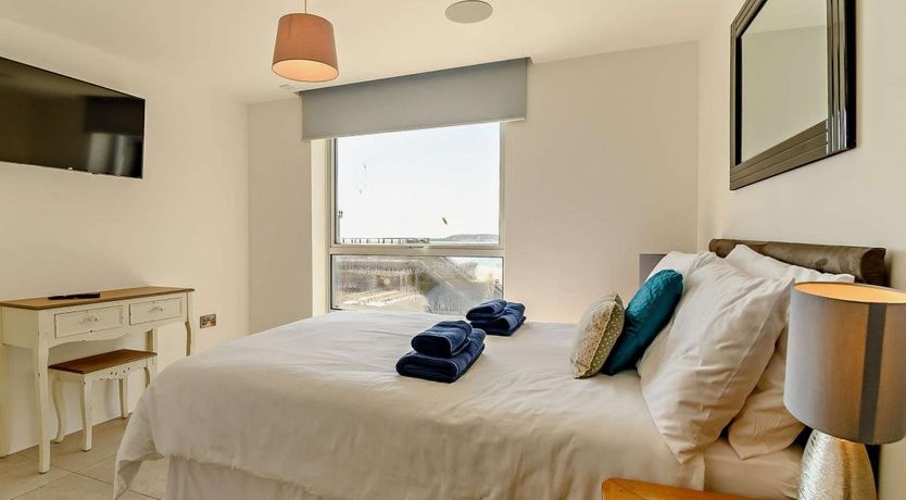 Photo of 2 Bed in Tenby