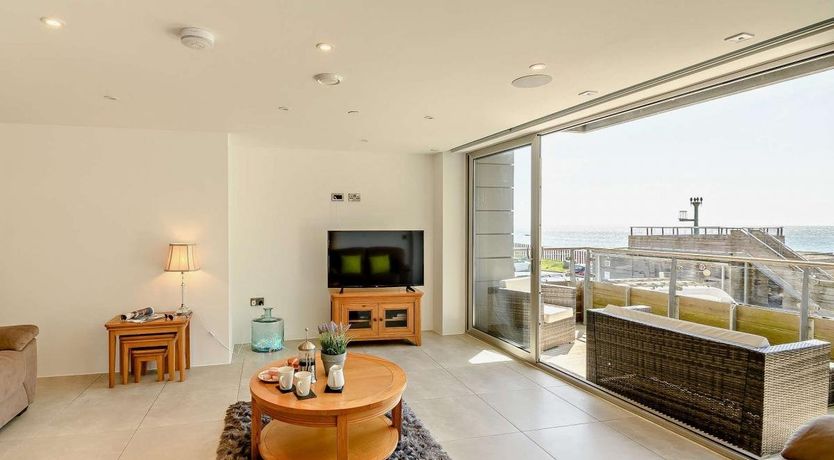 Photo of 2 Bed in Tenby