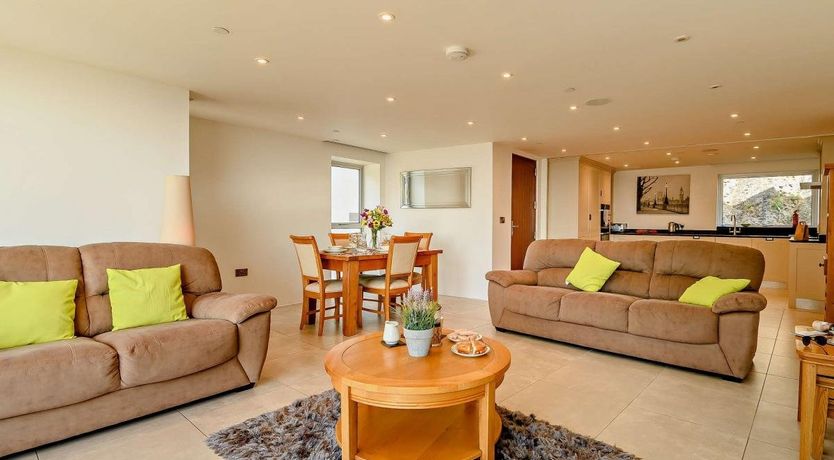 Photo of 2 Bed in Tenby