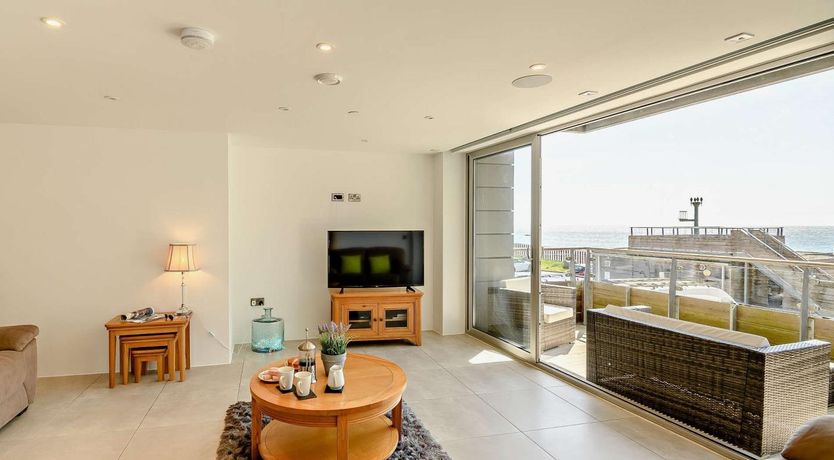 Photo of 2 Bed in Tenby