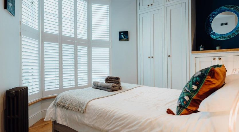 Photo of 1 Bed in Tenby