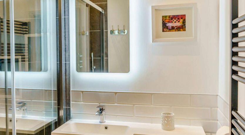 Photo of 1 Bed in Tenby