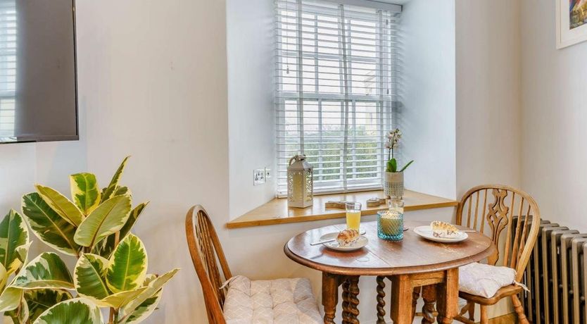 Photo of 1 Bed in Tenby