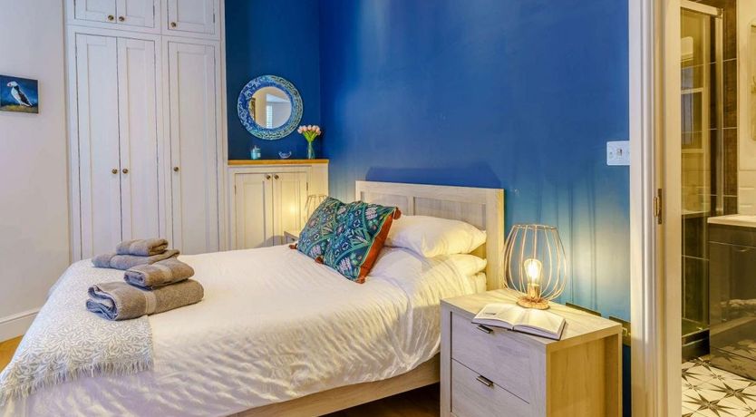 Photo of 1 Bed in Tenby