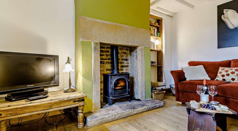 Photo of 2 Bed in Ashford in the Water