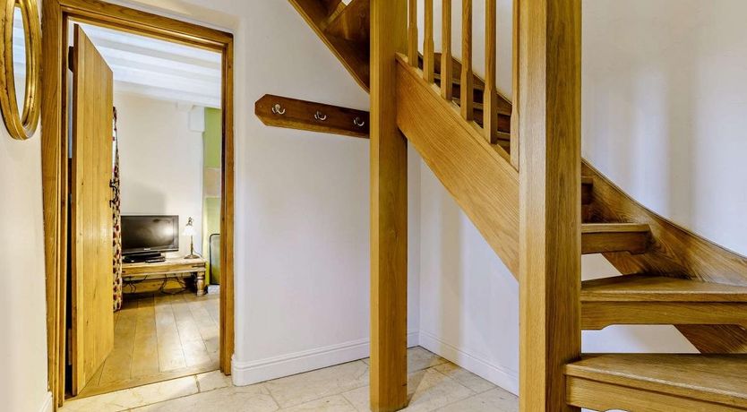 Photo of 2 Bed in Ashford in the Water