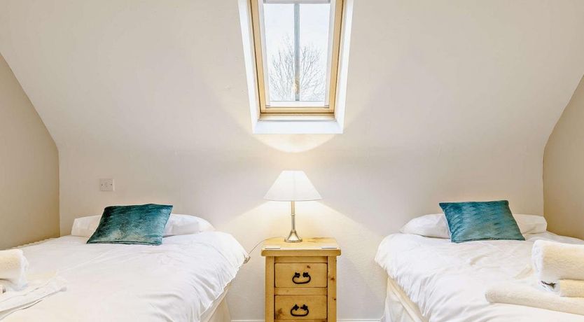 Photo of 2 Bed in Ashford in the Water