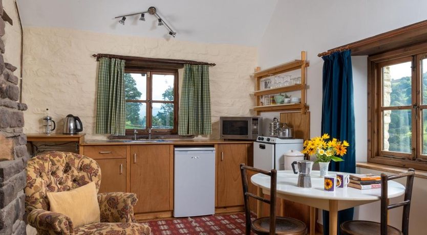 Photo of 1 Bed in Llangynidr