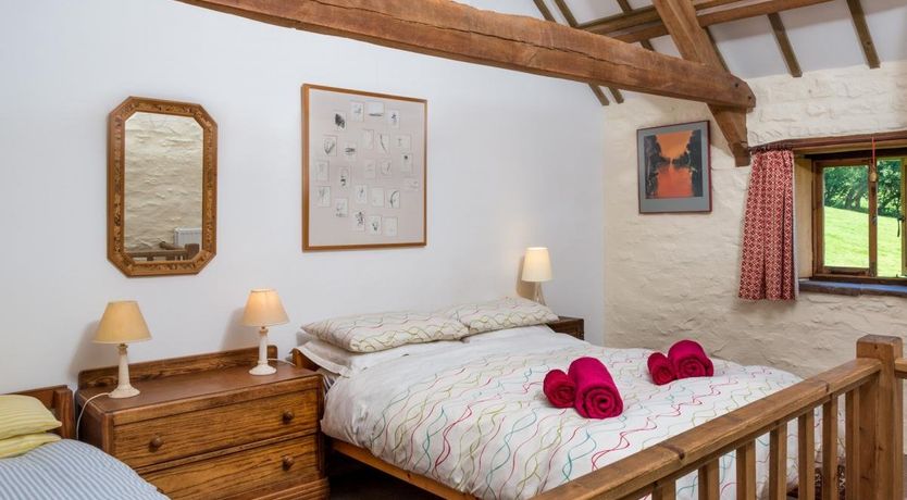 Photo of 1 Bed in Llangynidr