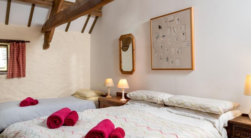 Photo of 1 Bed in Llangynidr