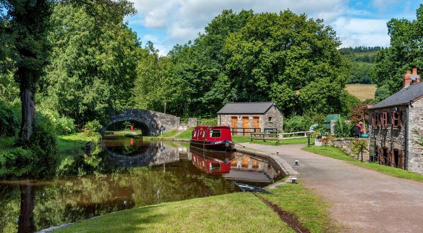 Photo of 1 Bed in Llangynidr