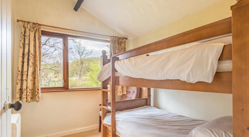 Photo of 7 Bed in Boot