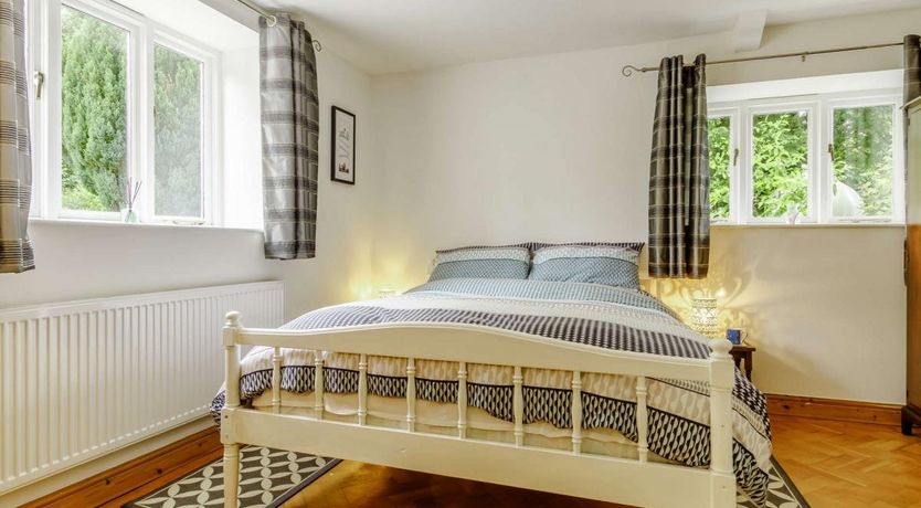 Photo of 4 Bed in Llangynidr