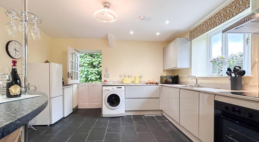 Photo of 4 Bed in Crickhowell