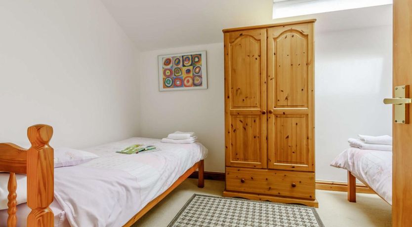 Photo of 4 Bed in Crickhowell