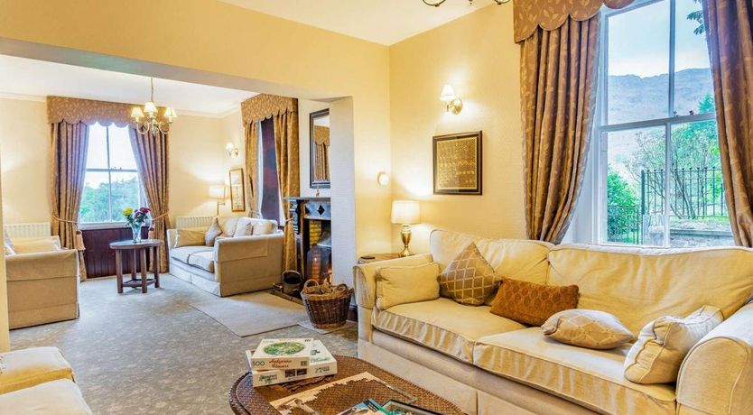 Photo of 8 Bed in Boot