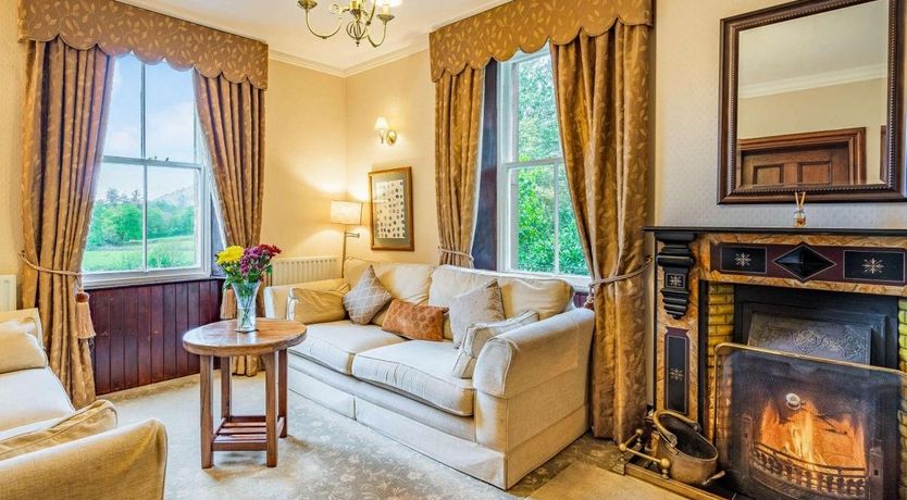 Photo of 8 Bed in Boot