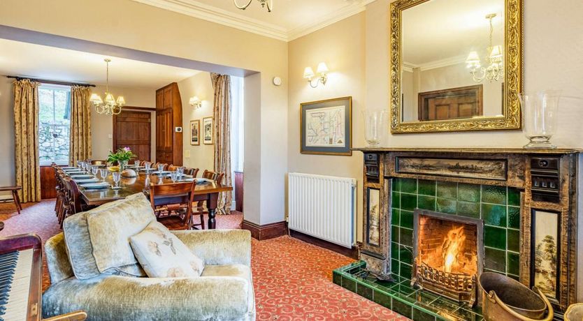 Photo of 8 Bed in Boot