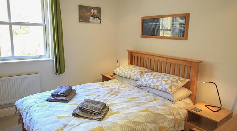 Photo of 1 Bed in Tenby