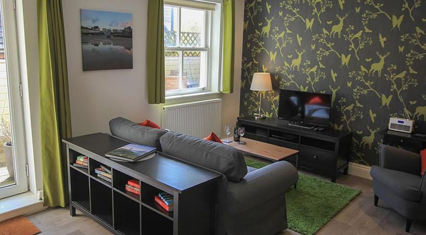 Photo of 1 Bed in Tenby