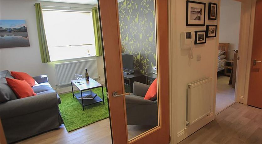 Photo of 1 Bed in Tenby