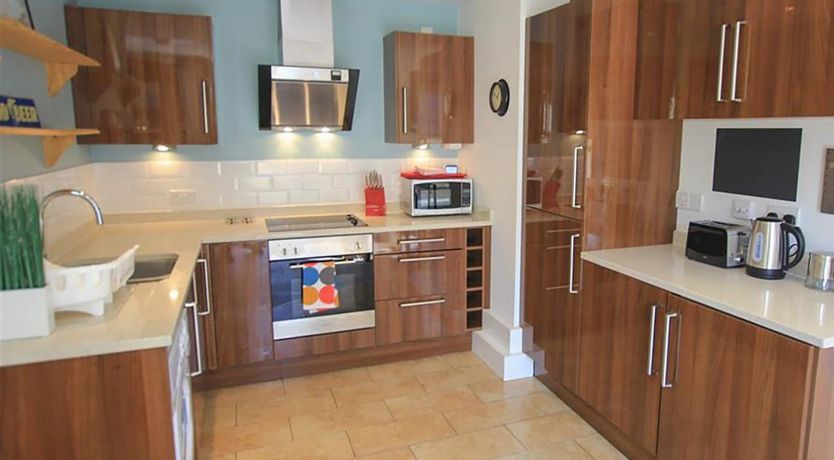 Photo of 1 Bed in Tenby