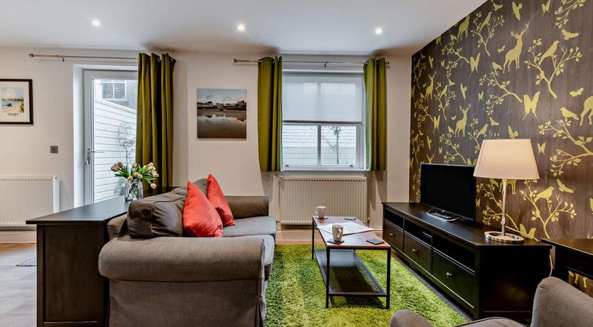 Photo of 1 Bed in Tenby