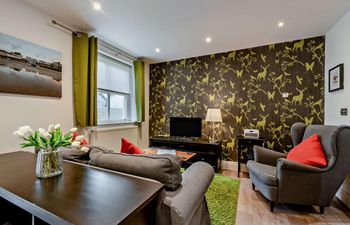 1 Bed in Tenby Apartment