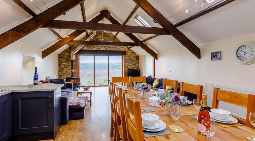 Photo of 5 Bed in Tynreithyn