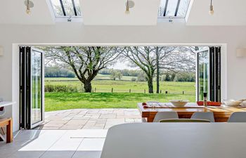 6 Bed in Etchingham Holiday Cottage