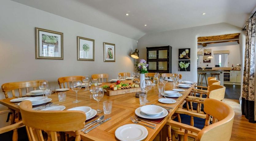 Photo of 6 Bed in Tawstock