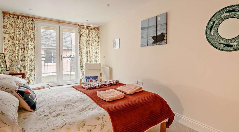 Photo of 3 Bed in Tenby