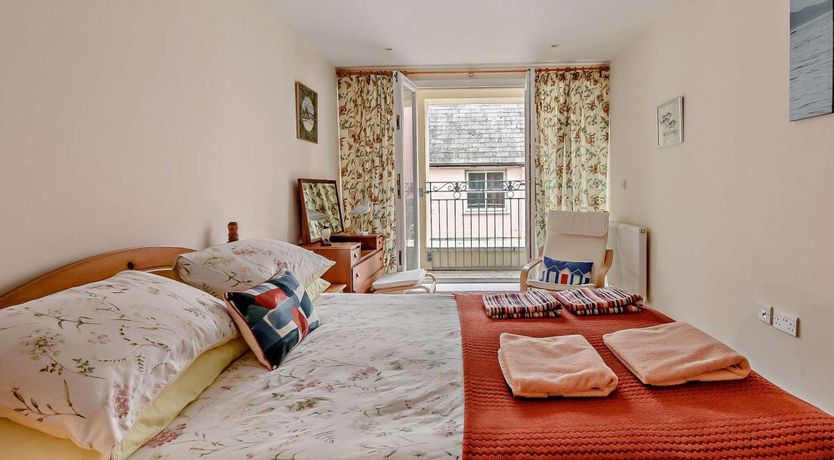 Photo of 3 Bed in Tenby