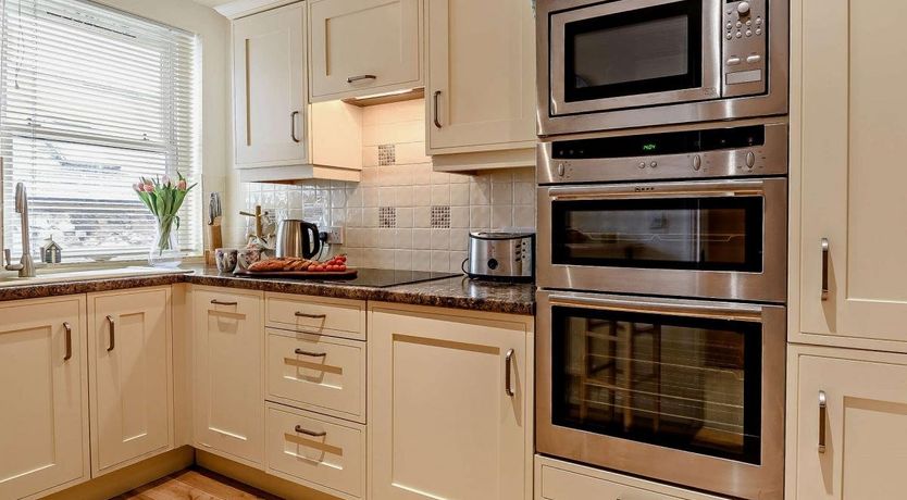 Photo of 3 Bed in Tenby