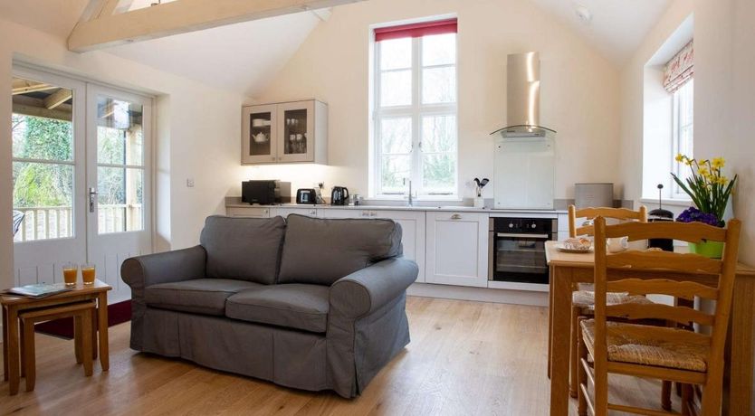 Photo of 1 Bed in Middlemarsh