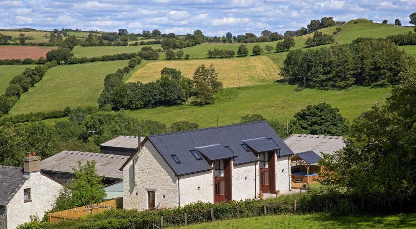 Photo of 6 Bed in Cwmcamlais