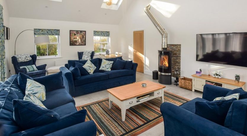 Photo of 3 Bed in Hambleton