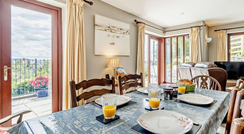 Photo of 4 Bed in Aberdovey